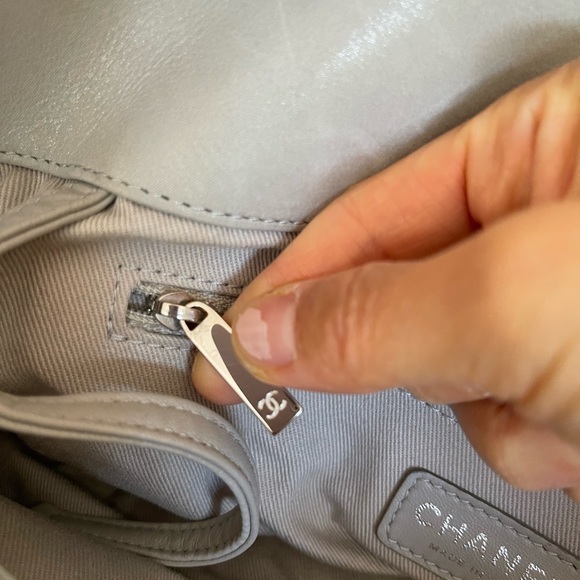 (SOLD) Authenticated Vintage Chanel Grey CC Logo Tote/Crossbody Bag - Picture 10 of 16